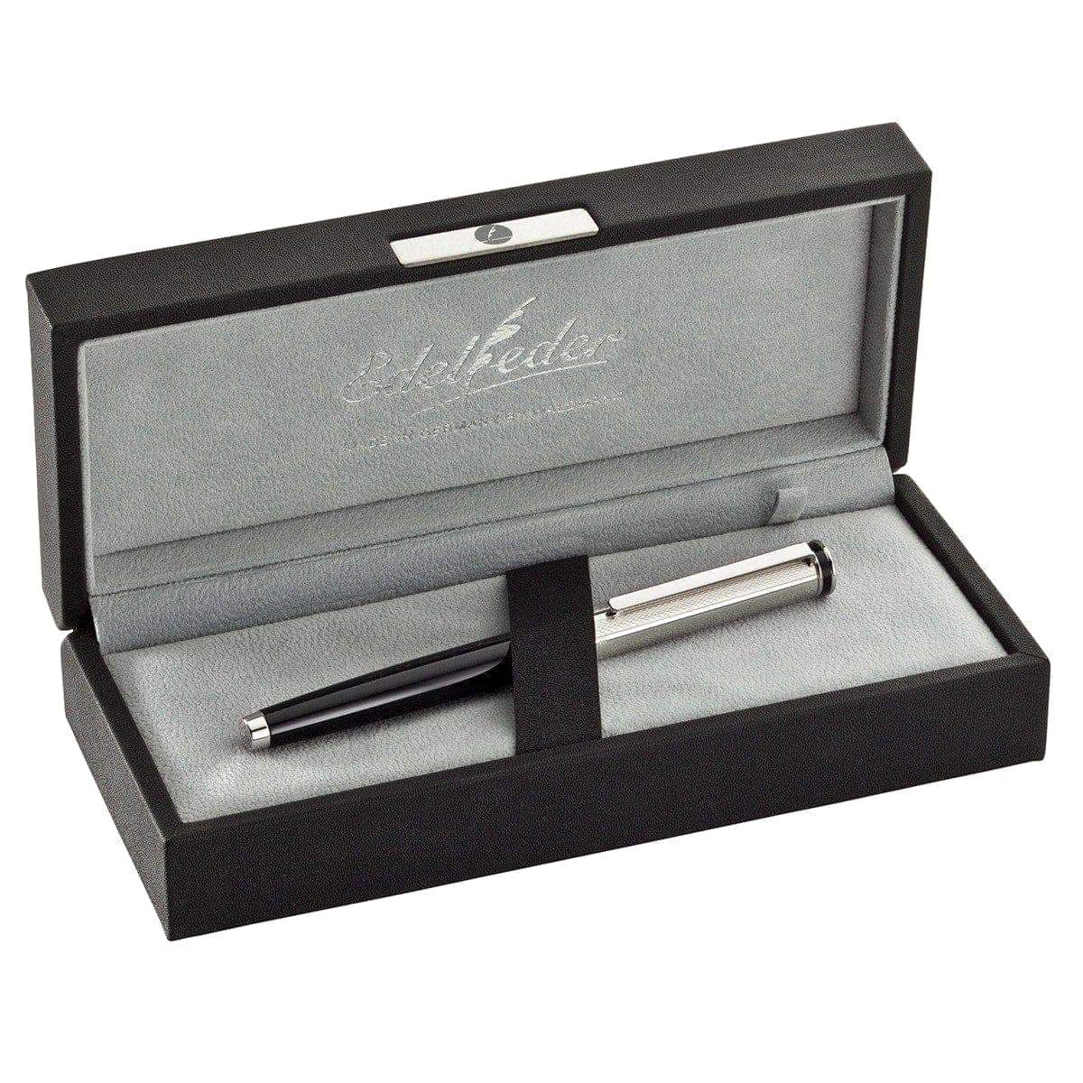 Waldmann-Verpackung-0160_Etui_Edelfeder_geoeffnet_0af032ba-b5c0-49dd-a7bc-574ac20a4a9b